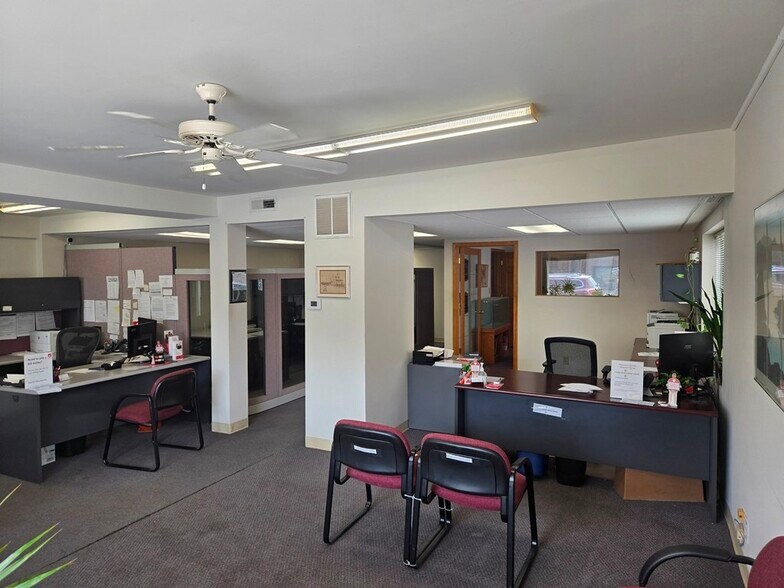 More Photos Of 1727 Howard St, Evanston Freestanding For Sale