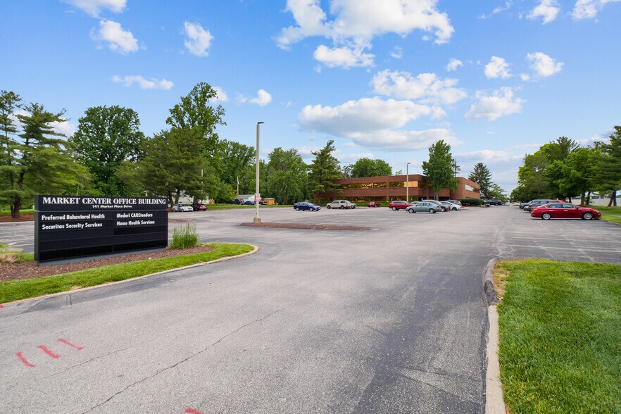 More Photos Of 141 Market Place Dr, Fairview Heights Office For Sale