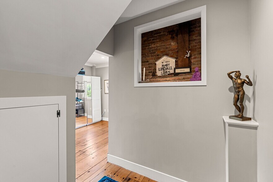 More Photos Of 314 Essex St, Salem Specialty For Sale