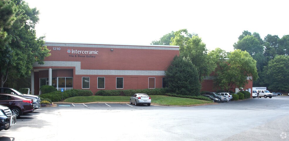 Primary Photo Of 1210 Kennestone Cir, Marietta Warehouse For Lease