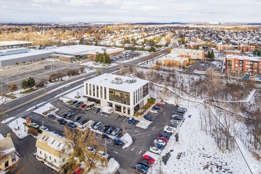More Photos Of 556 de Mortagne, Boucherville Medical For Sale