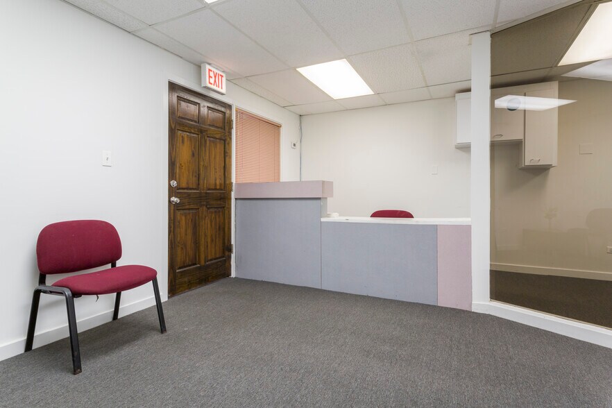 More Photos Of 1835 N 19th Ave, Melrose Park Medical For Lease