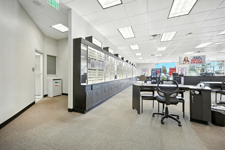 More Photos Of 9480 Arlington Expy, Jacksonville Freestanding For Sale