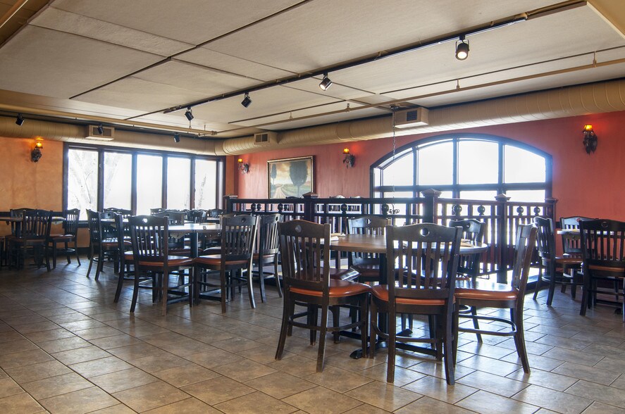 More Photos Of 1565 W 75th St, Woodridge Restaurant For Sale