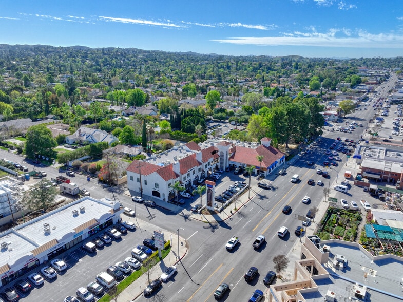 More Photos Of 19100 Ventura Blvd, Tarzana Storefront Retail Office For Lease