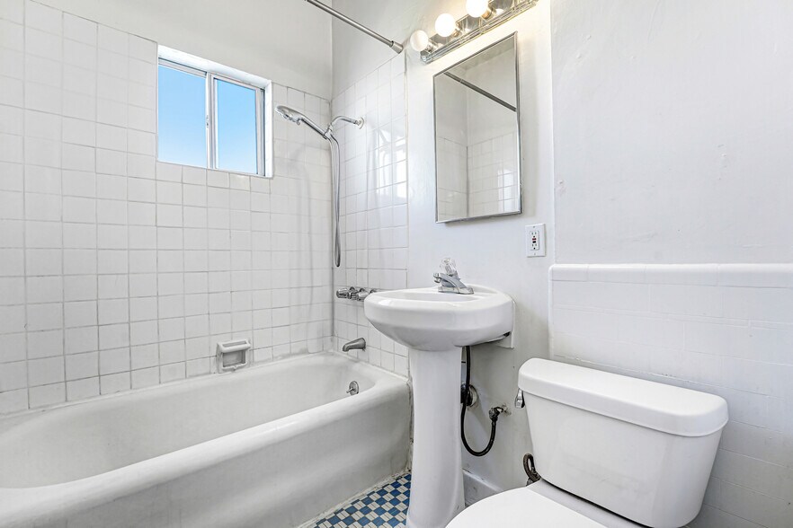 More Photos Of 512 N Alexandria Ave, Los Angeles Apartments For Sale