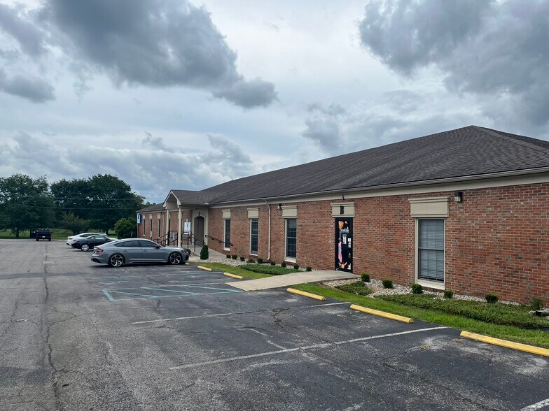 More Photos Of 2818 Grant Line Rd, New Albany Office For Lease