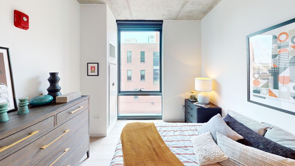 More Photos Of 1717 S Michigan Ave, Chicago Apartments For Lease