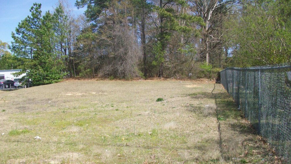 More Photos Of PAMALEE Dr, Fayetteville Land For Sale
