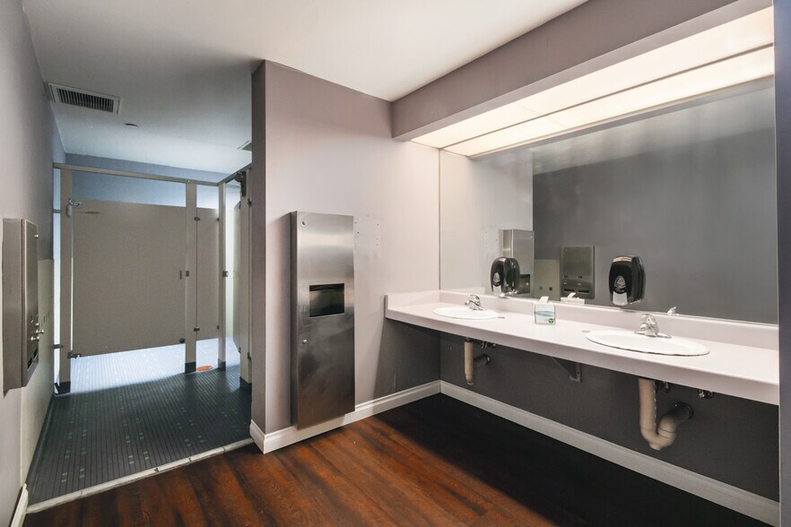 More Photos Of 1151 W 5th St, Azusa Medical For Sale