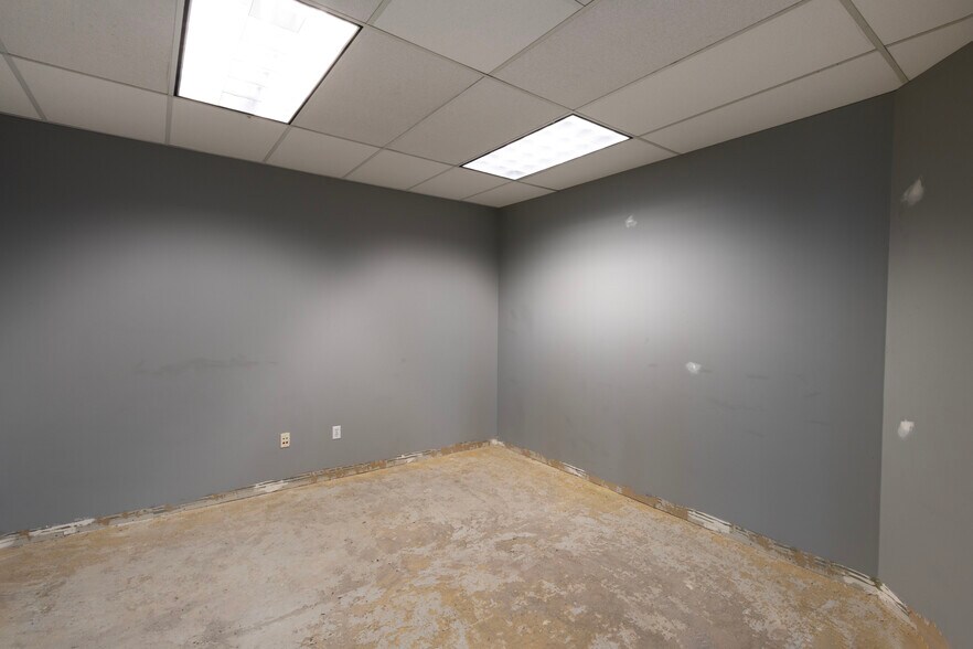 More Photos Of 65 E Wadsworth Park Dr, Draper Office For Lease