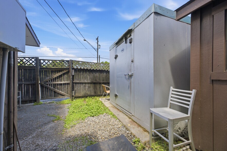 More Photos Of 352 Quaker Rd, Queensbury Restaurant For Sale