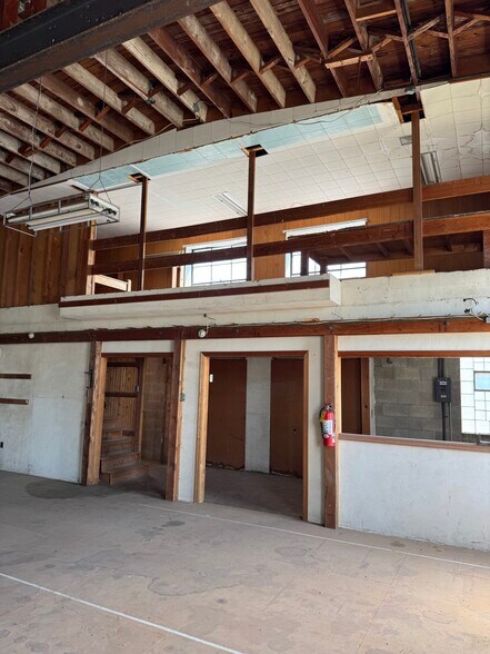 More Photos Of 96 Main st, Reinholds Warehouse For Lease