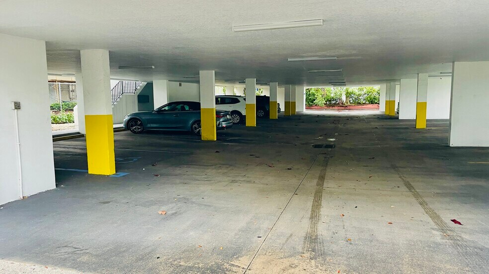 More Photos Of 2201 NE 52nd St, Lighthouse Point Medical For Sale