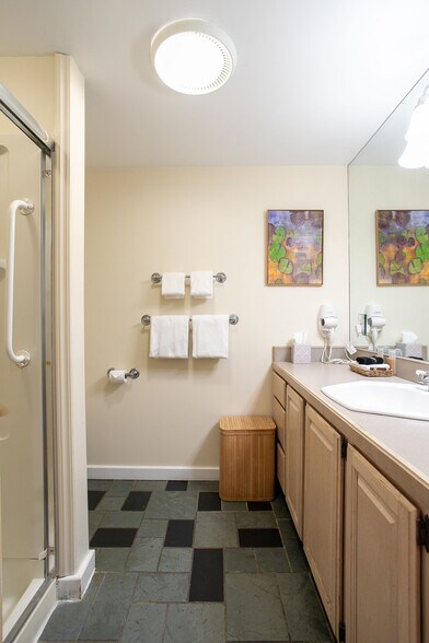 More Photos Of 2 Oak St, West Stockbridge Hospitality For Sale