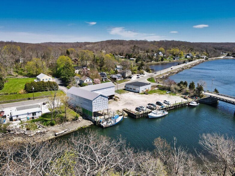 More Photos Of 2139 Main Rd, Tiverton Marina For Sale