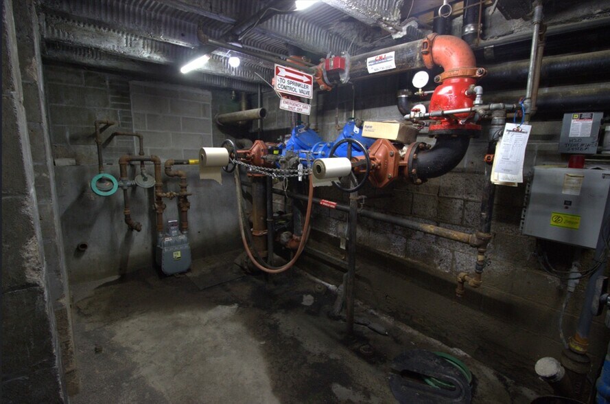More Photos Of 235-257 Ormond St, Rochester Manufacturing For Sale