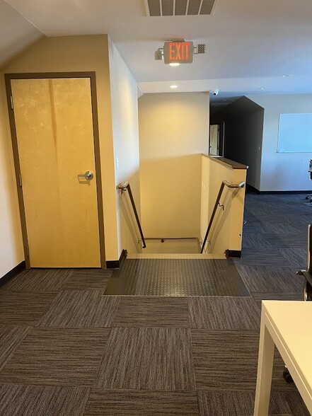More Photos Of 2309 W Dolarway Rd, Ellensburg Loft Creative Space For Lease