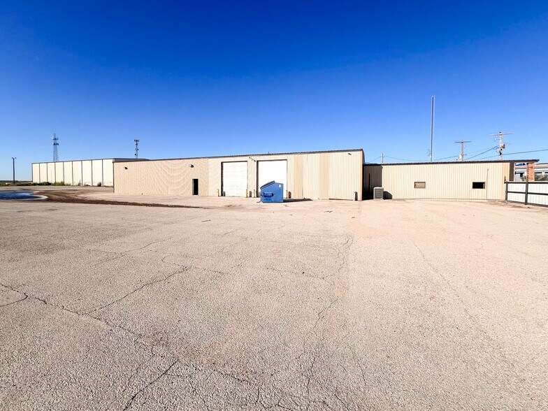 More Photos Of 6610 E Hwy 80 & 6618 E Hwy 80, Midland Industrial For Sale
