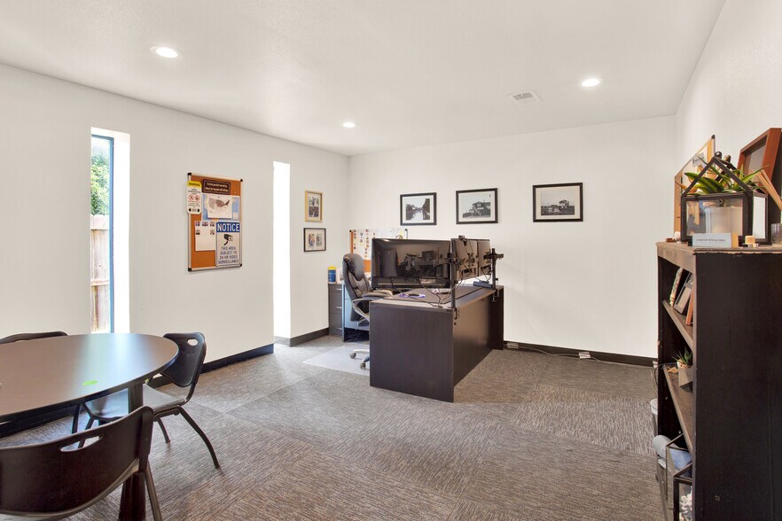 More Photos Of 1300 El Paso St, South Houston Warehouse For Sale