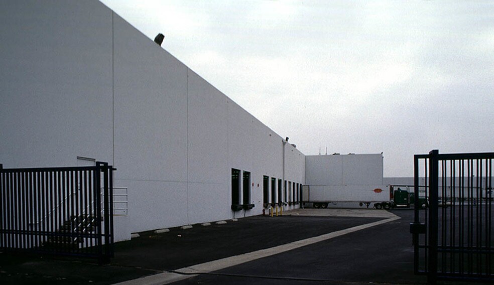 More Photos Of 5401 E Jurupa St, Ontario Warehouse For Sale