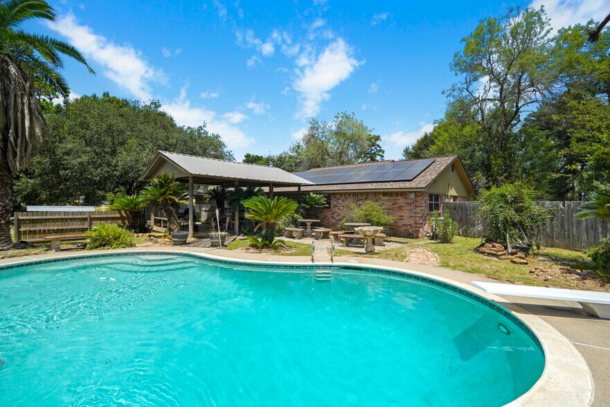 More Photos Of 19493 Keenan Cut Off Rd, Montgomery Office Residential For Sale