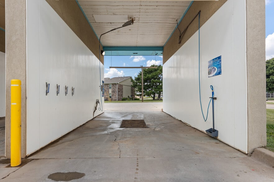 More Photos Of 1003 N Main St, Tonkawa Carwash For Sale