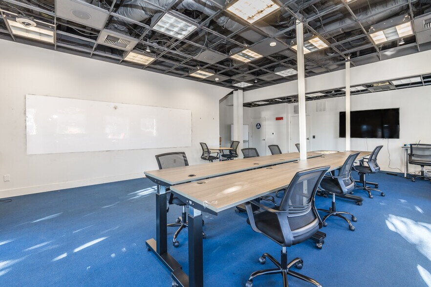 More Photos Of 1100 Highland Ave, Manhattan Beach Office For Sale