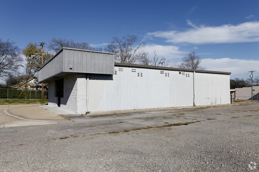 More Photos Of 551 Blythe Ave, Gallatin Freestanding For Lease
