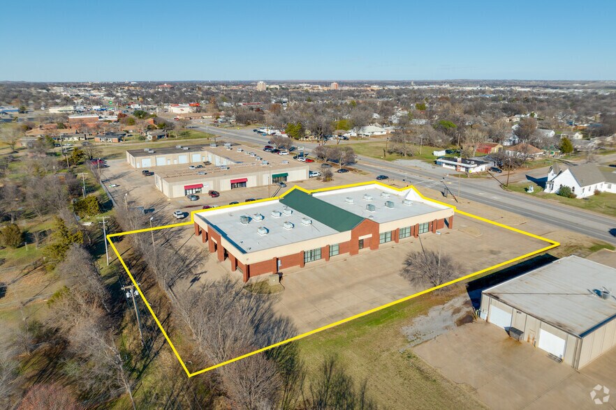 More Photos Of 1801 SW 11th St, Lawton Office For Sale