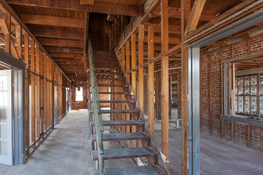 More Photos Of 2512 Habersham St, Savannah Medical For Lease