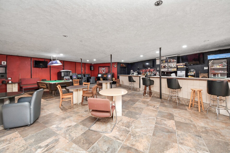 More Photos Of 1734 Allen Genoa Rd, Houston Freestanding For Sale