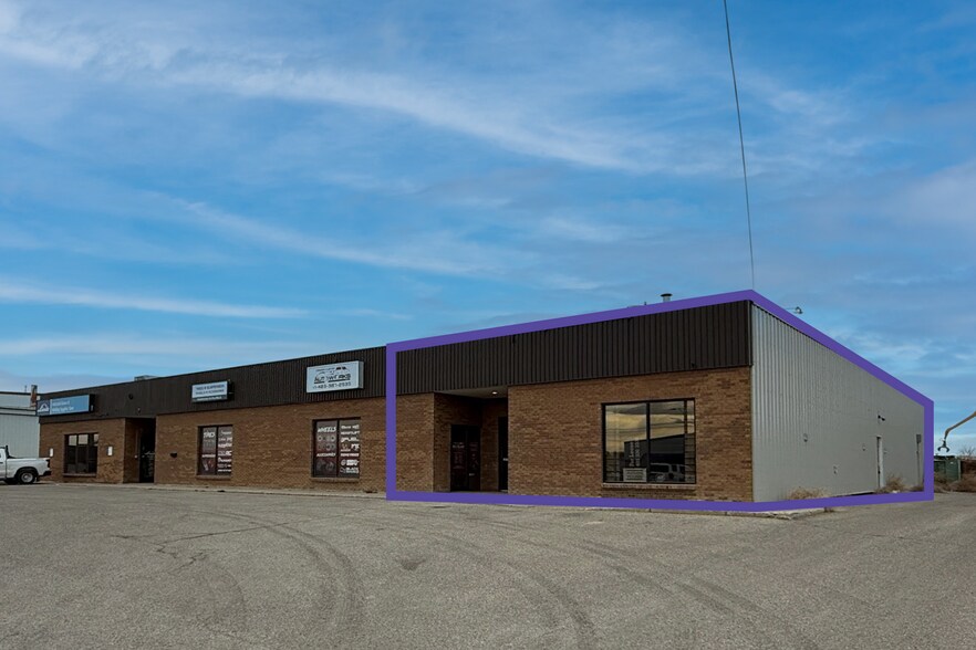 Primary Photo Of 3217 2 Av N, Lethbridge Service For Lease