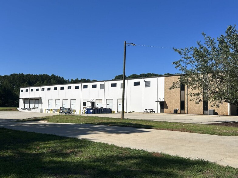 More Photos Of 82 Galilee Church Rd, Jefferson Distribution For Lease
