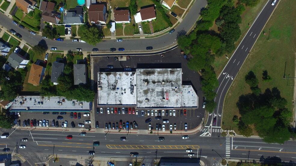 More Photos Of 957-979 Nassau Rd, Uniondale General Retail For Lease