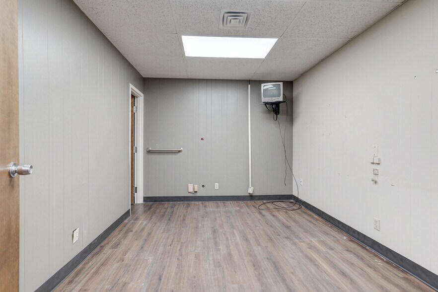 More Photos Of 3100 S Elm Pl, Broken Arrow Medical For Lease