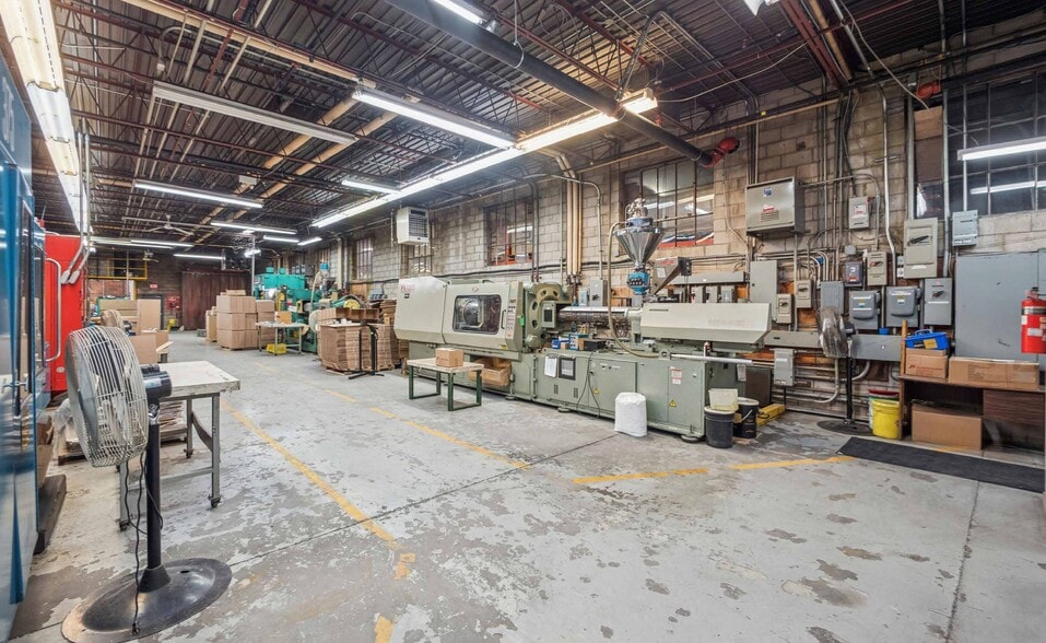 More Photos Of 1736-1746 Mattawa Ave, Mississauga Industrial For Sale