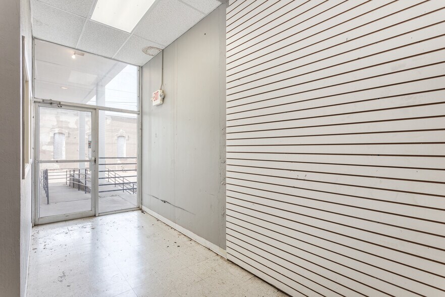 More Photos Of 100 Collinsville St, Whitesboro Light Manufacturing For Lease