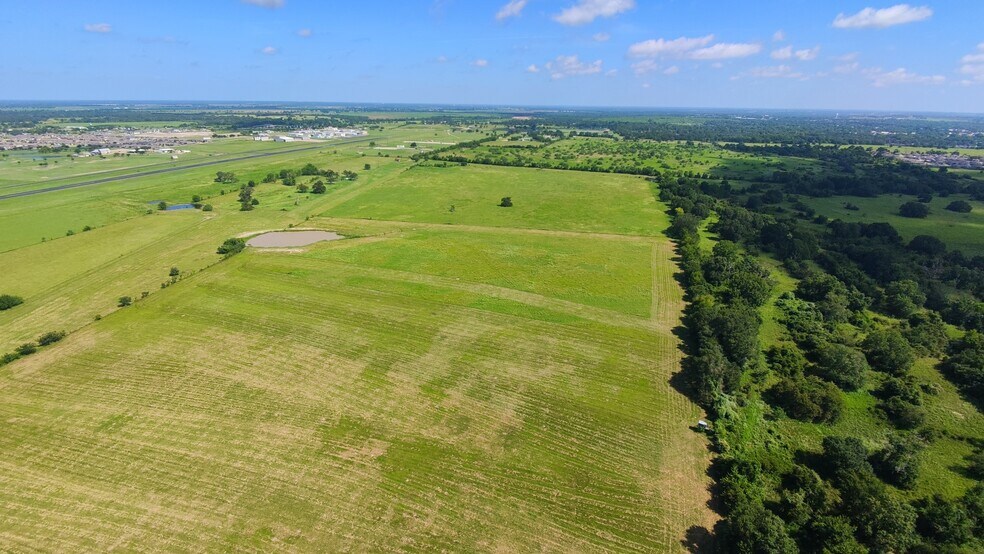 More Photos Of 415 Veterans Memorial Dr, Navasota Land For Sale