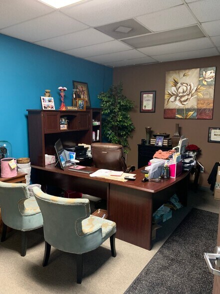 More Photos Of 15505-15515 Minnesota Ave, Paramount Warehouse For Lease