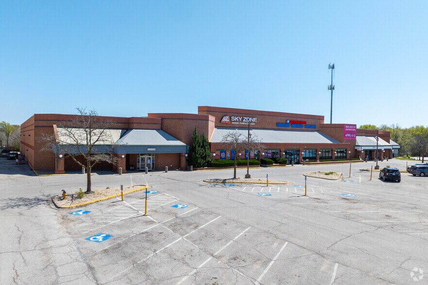 More Photos Of 6495 Quivira Rd, Shawnee General Retail For Lease