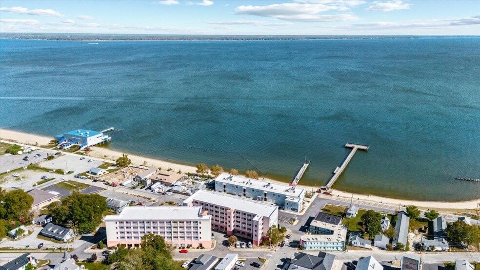 More Photos Of 100 Taylor St, Colonial Beach Storefront Retail Office For Sale