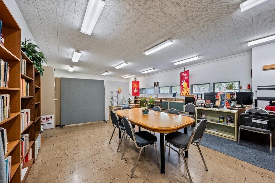 More Photos Of 650 S Irwin Ave, Green Bay Schools For Sale