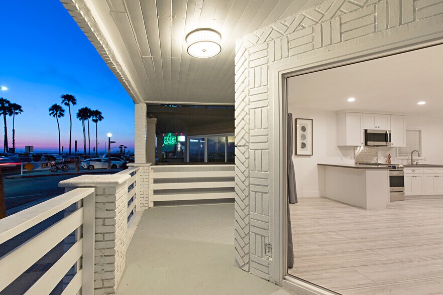 More Photos Of 2212 W Oceanfront, Newport Beach Multifamily For Sale