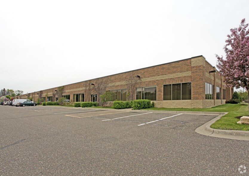 More Photos Of 1155 Centre Pointe Dr, Mendota Heights Office For Lease