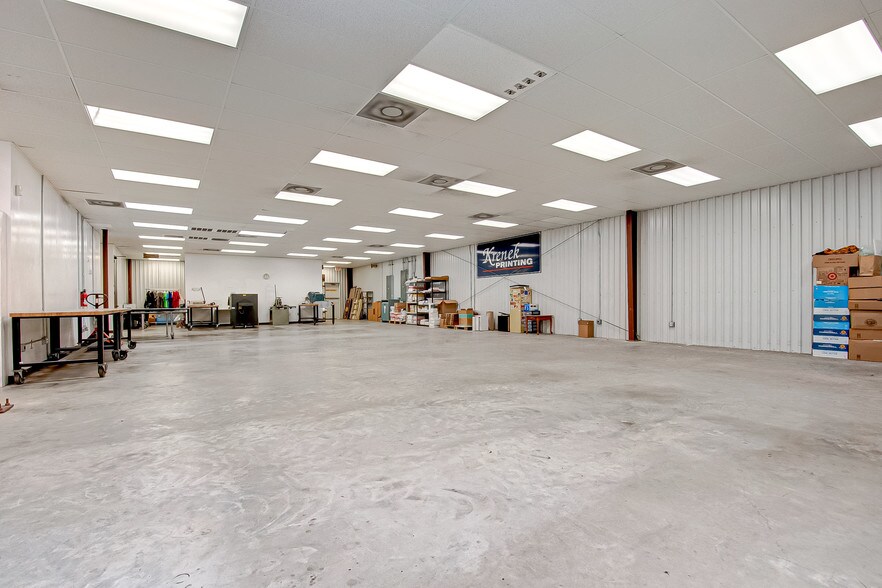 More Photos Of 7102 Glen Chase Ct, Houston Office For Sale