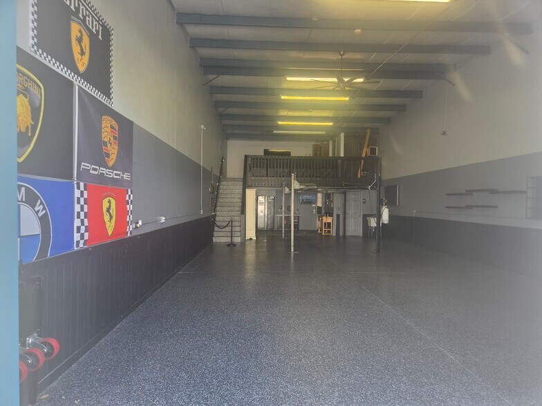 More Photos Of 4595 Progress Ave, Naples Warehouse For Sale