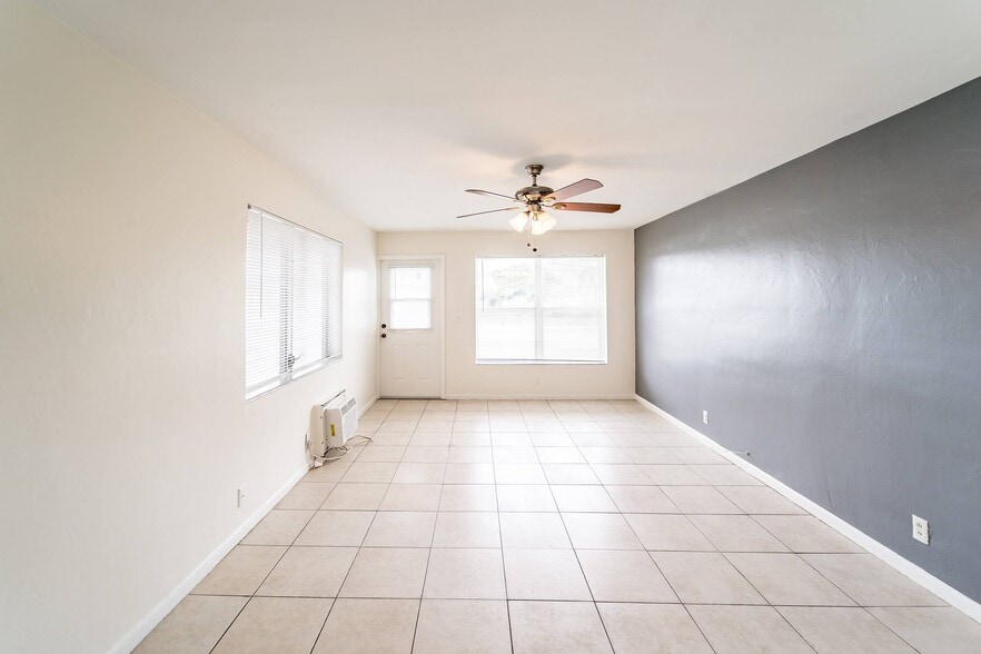 More Photos Of 1241-1251 W River Dr, Margate Apartments For Sale