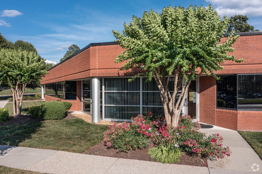 More Photos Of 4315-4451 Cox Rd, Glen Allen Unknown For Lease