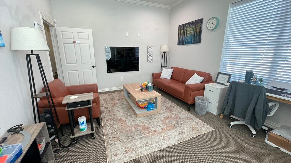 More Photos Of 8668 John Hickman Pky, Frisco Medical For Sale